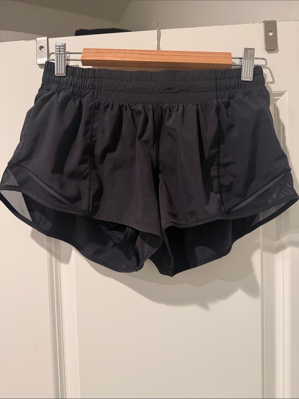 Black lululemon hotty hot short